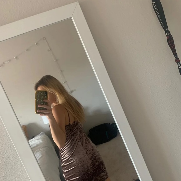 Dress - Picture 3 of 3